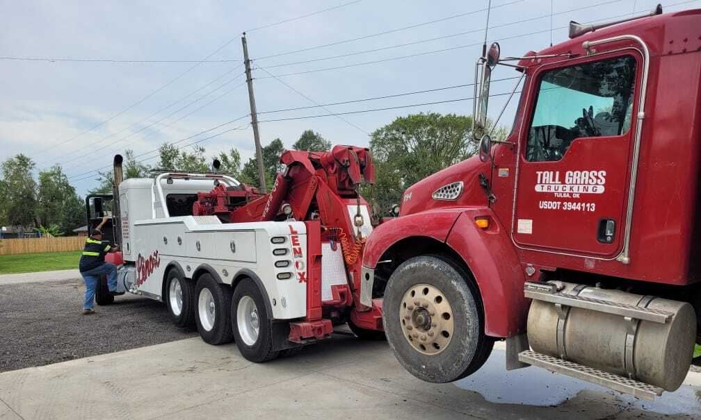 481781714_650755714114164_1520401026458010537_n Truck Service Locust Grove OK